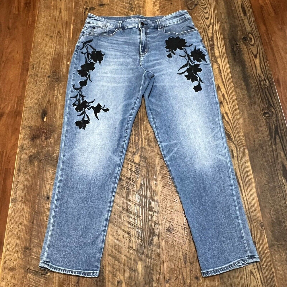 Chico's Boyfriend Ankle Jeans Floral Embroidered High Rise Size 2 US 12 Stretch - Picture 3 of 8